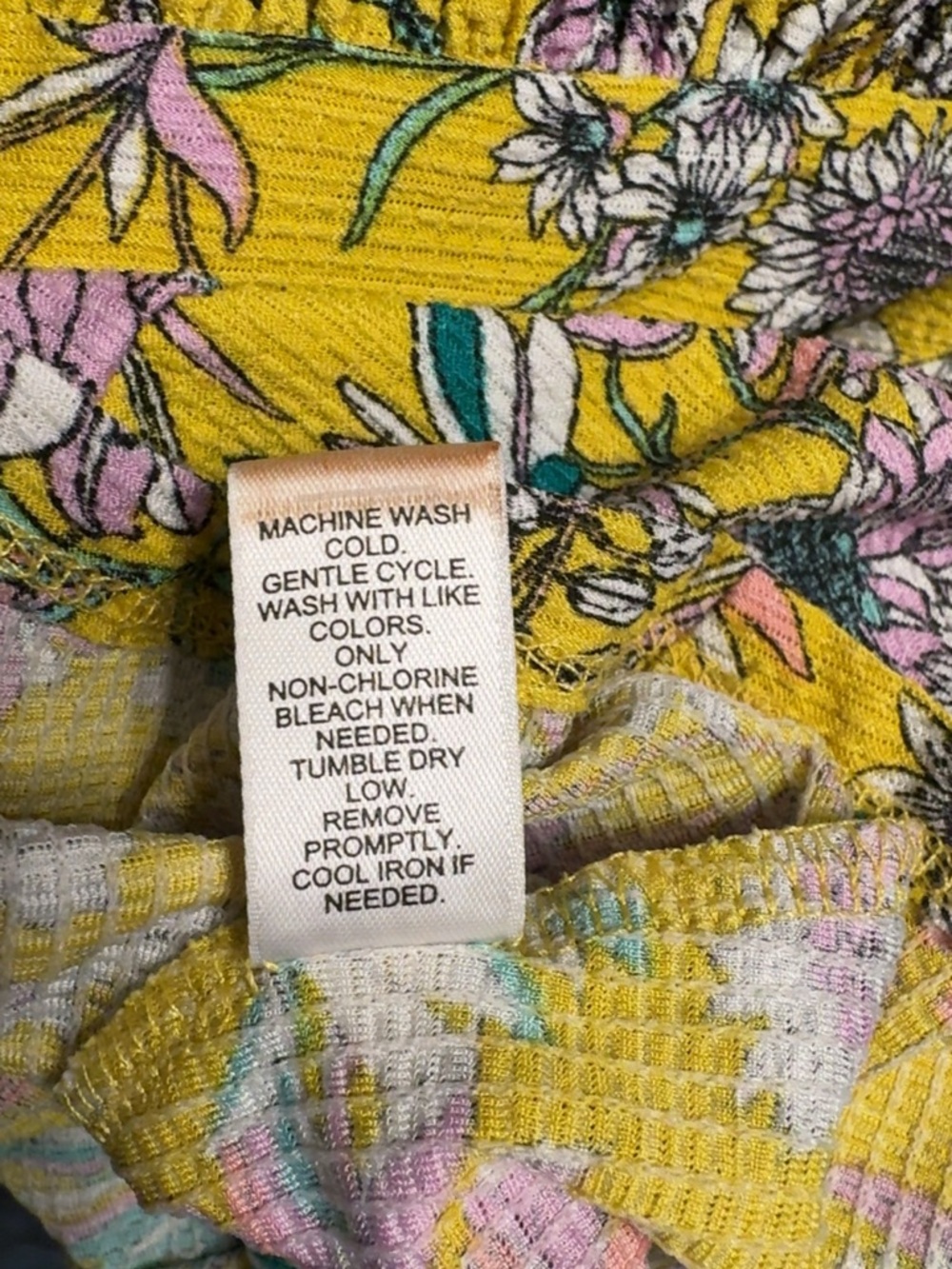 Catos Women’s XL Yellow Floral Scoop Neck Blouse - Picture 5 of 7